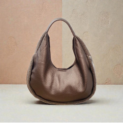 Τσάντα ώμου σε μπρονζέ απόχρωση