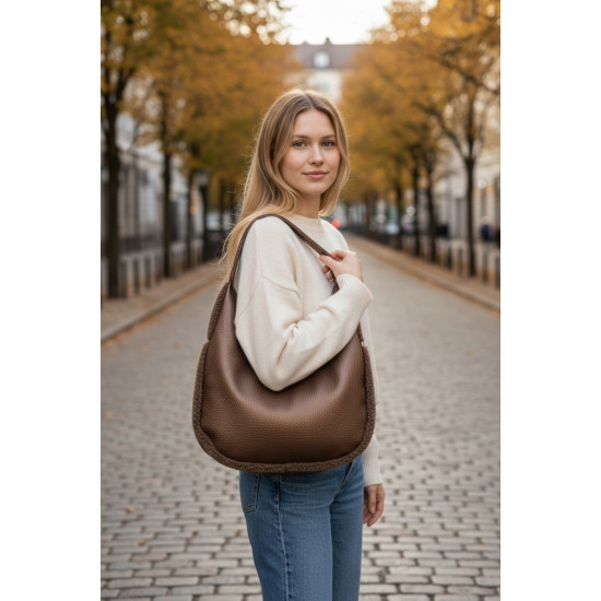 Τσάντα ώμου σε μπρονζέ απόχρωση