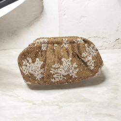 Τσάντα clutch ιδιαίτερη με ψάθα και δαντέλα σε μπεζ χρώμα 