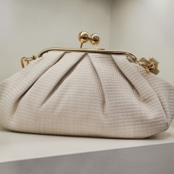 Τσάντα φάκελος clutch σε χρώμα  λευκό