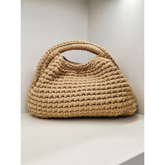 Τσάντα πλεκτή  με χέρι clutch σε χρώμα μπεζ