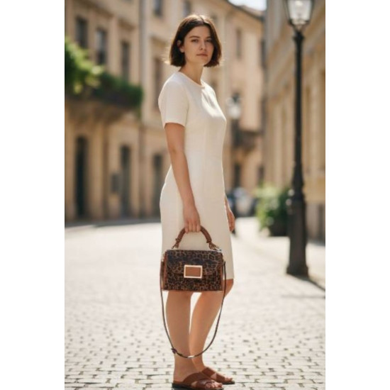 Τσάντα γυναικεία λεοπάρ με καπάκι και με ιδιαίτερο χερούλι 