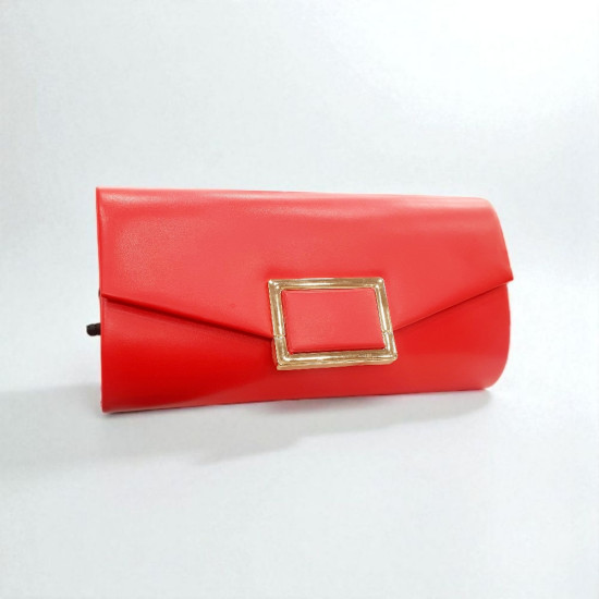 Τσαντάκι φάκελος σε κόκκινη δερματίνη με χρυσή λεπτομέρεια και αλυσιδάκι