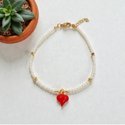 Βραχιόλι με καρδούλα με πέρλες και χρυσές λεπτομέρειες