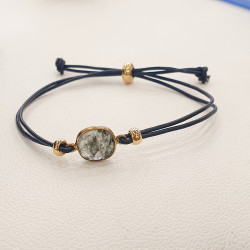 Βραχιόλι με πέτρα προστασίας με ασημένιο 925 επιχρυσωμένο καστόνι και δέρμα μαύρο με αυξομείωση στο κούμπωμα