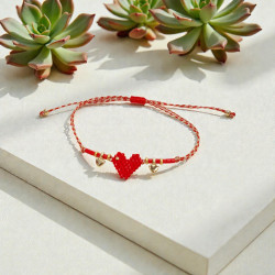 Βραχιόλι καρδιά mukuki κόκκινη με λεπτομέρειες χρυσές και με αυξομείωση στο κούμπωμα 